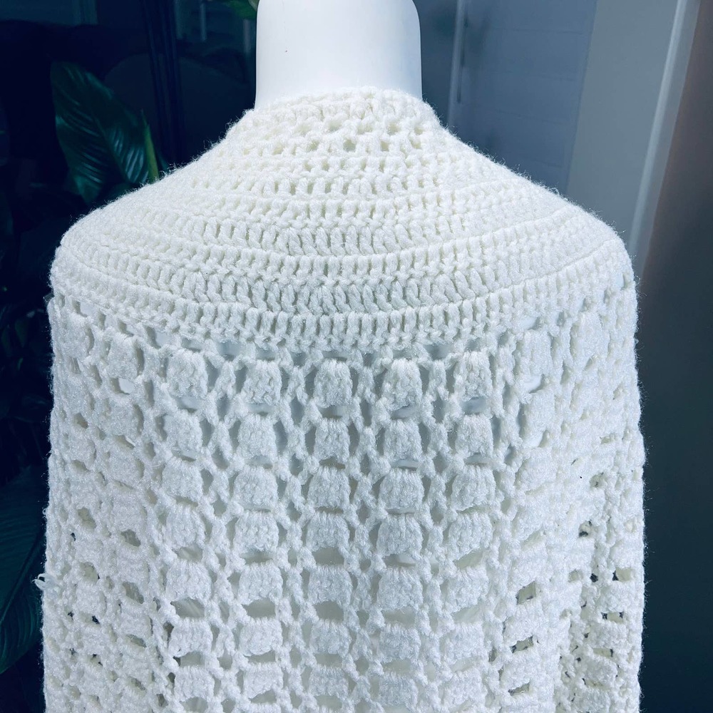 Vintage Boho 70s Crochet Poncho Cape - Picture 4 of 6